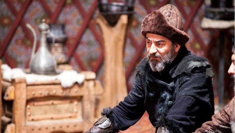 Ayberk Pekcanın vefatı ünlüleri yasa boğdu