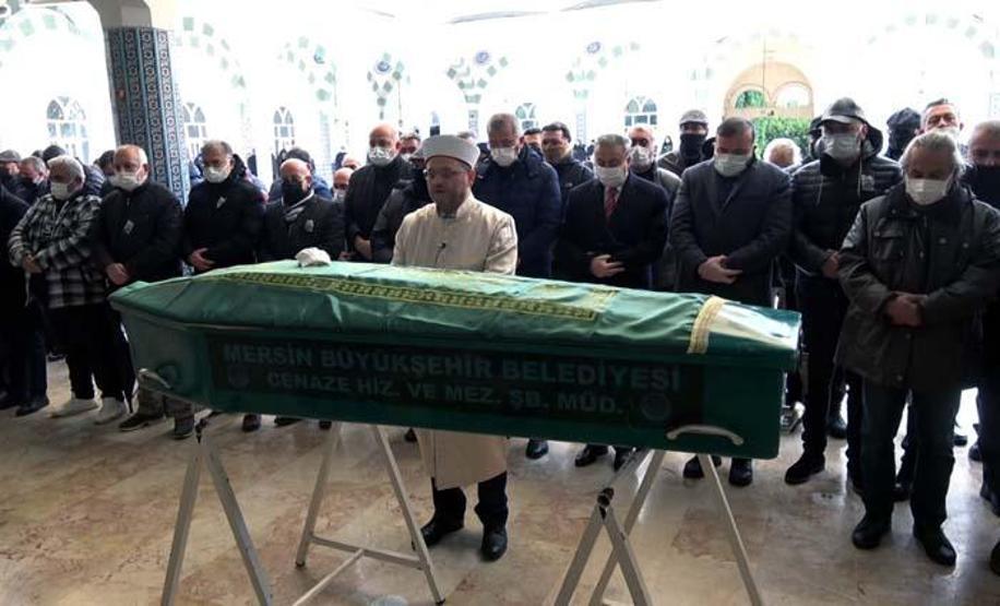 Oyuncu Ayberk Pekcan son yolculuğuna uğurlandı