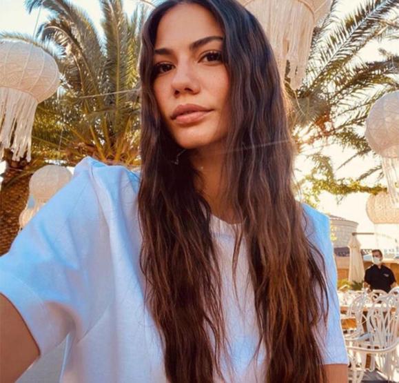 Demet Özdemir ile Hande Erçel arasında neler oluyor