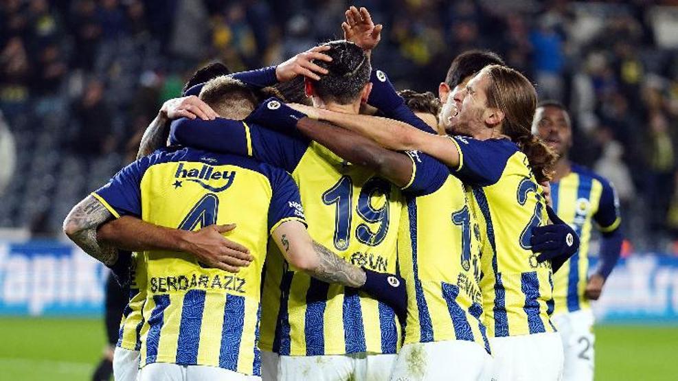 Son dakika... Beşiktaş ve Trabzonspor, Fenerbahçeli futbolcu için karşı karşıya