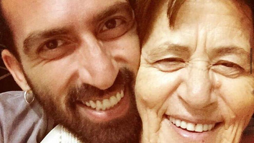 Oyuncu Erdem Yenerin annesi vefat etti