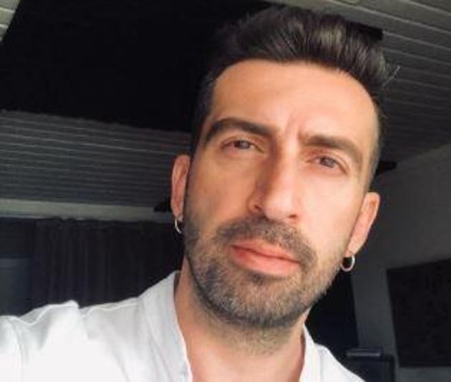 Oyuncu Erdem Yenerin annesi vefat etti