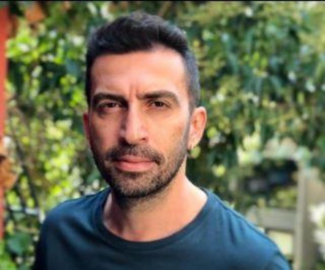 Oyuncu Erdem Yenerin annesi vefat etti