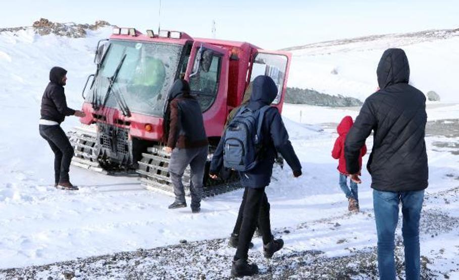 Palandöken’in arka yüzünde tatil bitti, kar çilesi başladı