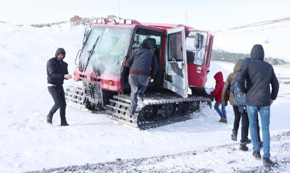 Palandöken’in arka yüzünde tatil bitti, kar çilesi başladı
