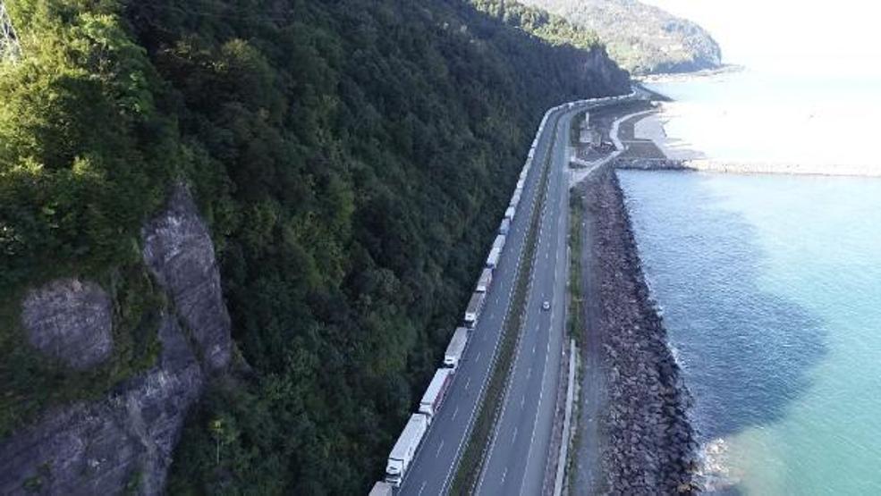 Sarp Sınır Kapısında yeniden 29 kilometrelik TIR kuyruğu