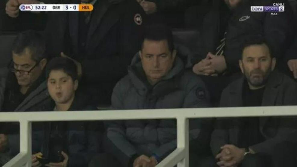 Hull City, Derbyye kaybetti Acun Ilıcalı maçı Okan Burukla birlikte izledi