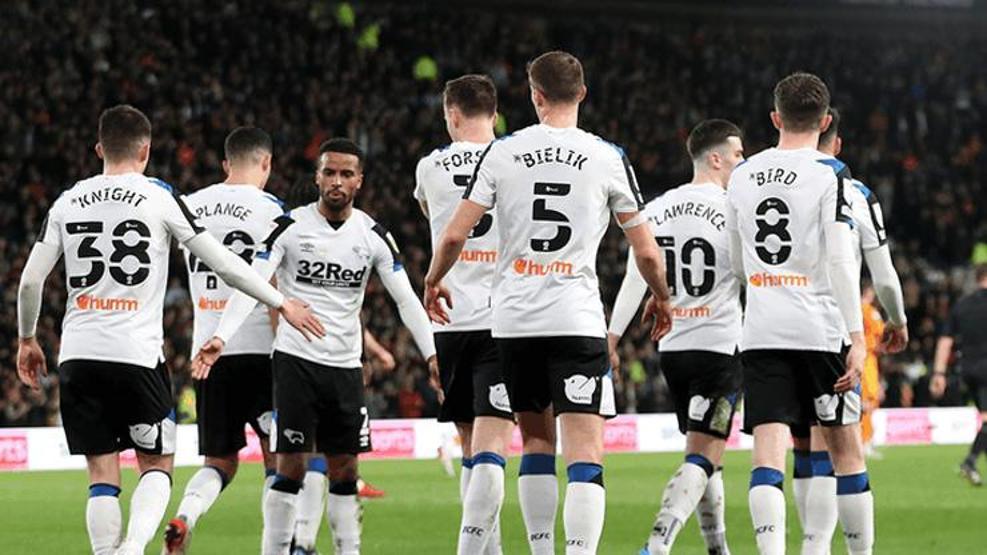 Hull City, Derbyye kaybetti Acun Ilıcalı maçı Okan Burukla birlikte izledi