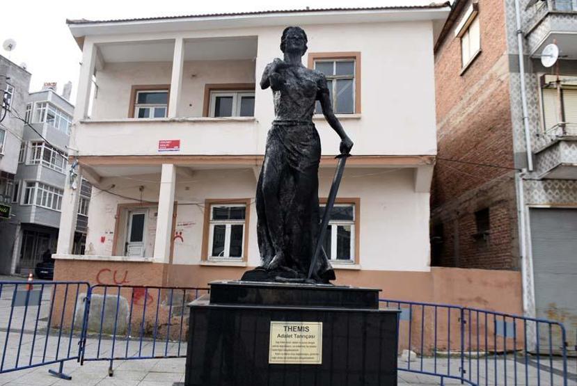 Adalet Anıtını ateşe verip tutuklanmıştı Yeni detaylar ortaya çıktı