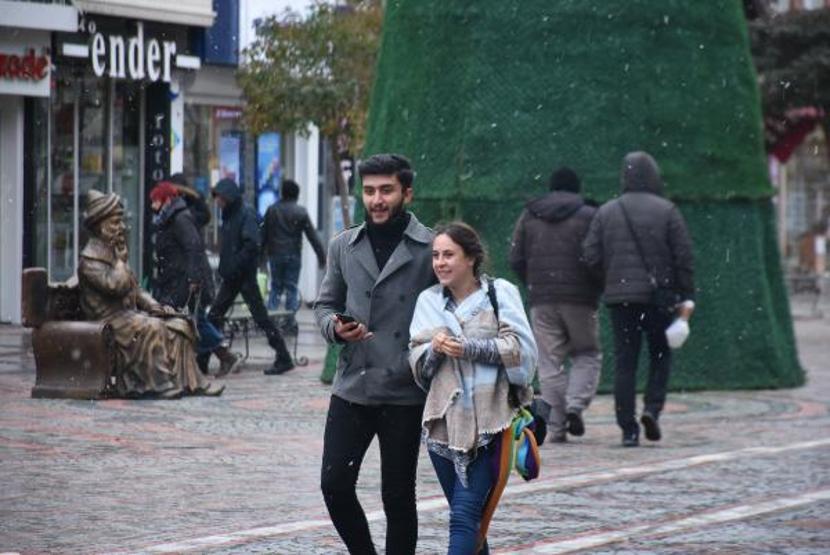 Vali açıkladı: Şehirde vakalar düşüşe geçti