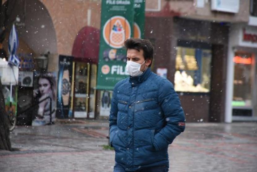 Vali açıkladı: Şehirde vakalar düşüşe geçti