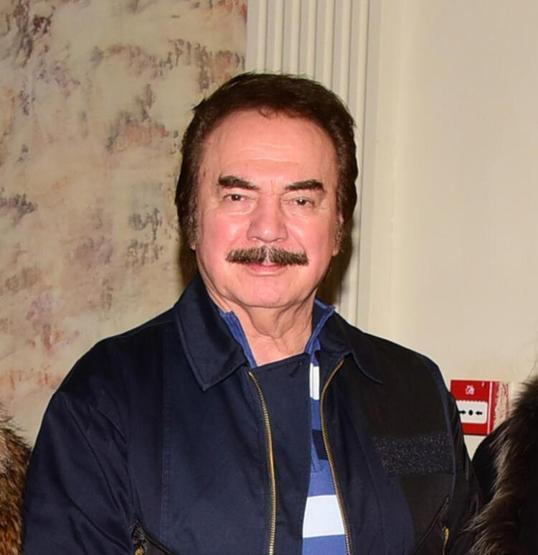 Orhan Gencebaydan sahne kıyafetleri yorumu