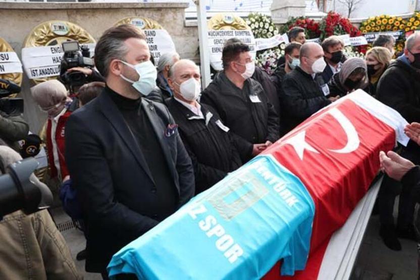 Türkücü Arif Şentürk son yolculuğuna uğurlandı