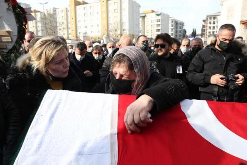 Türkücü Arif Şentürk son yolculuğuna uğurlandı