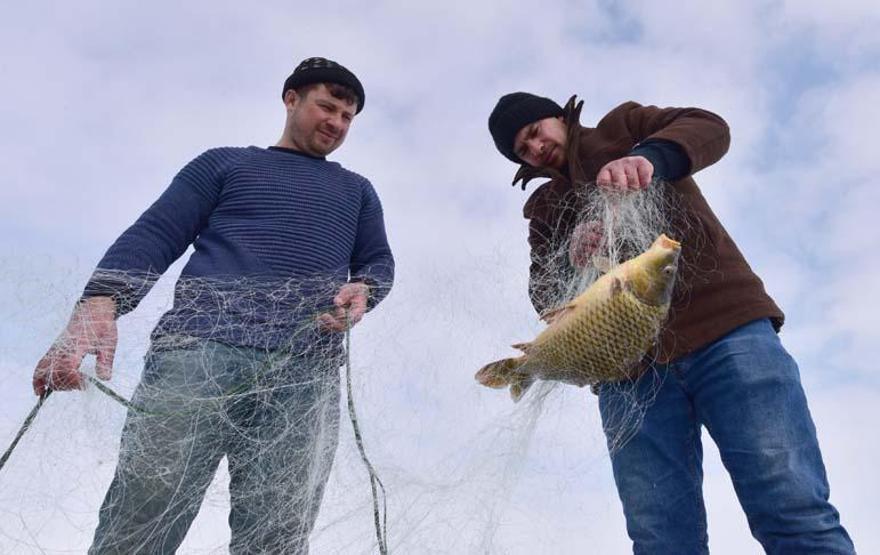 Nazik Gölü’nde Eskimo usulü balık avı