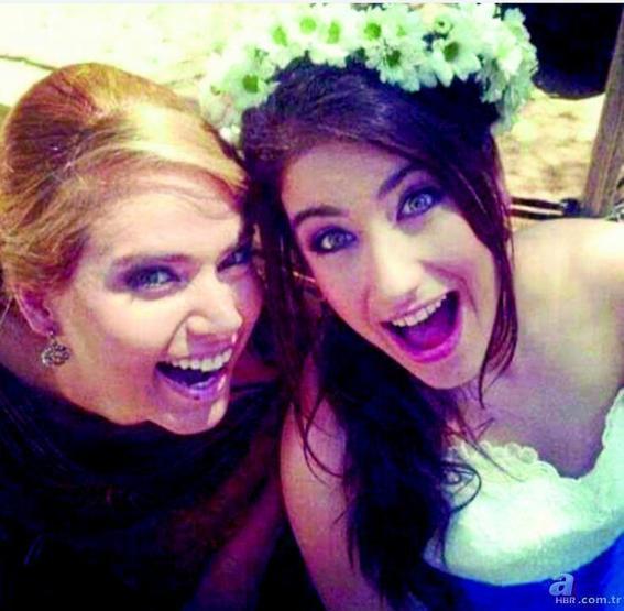 Hazal Kaya ve Ceyda Ateş 10 yıl sonra buluştu