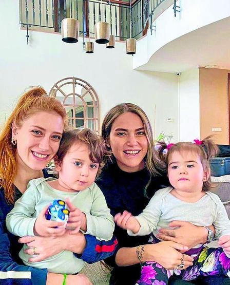Hazal Kaya ve Ceyda Ateş 10 yıl sonra buluştu