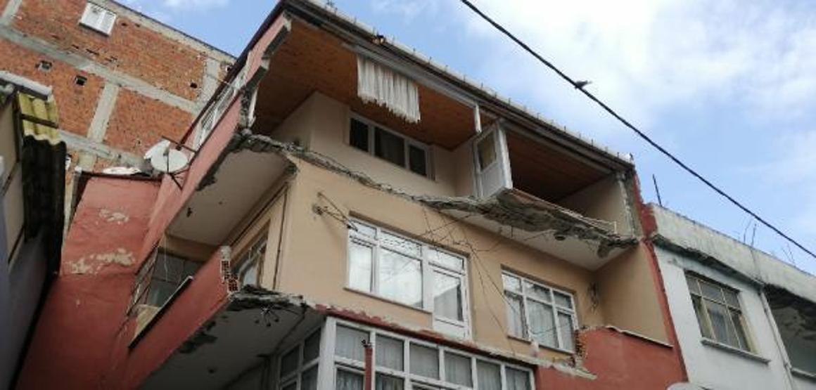 Balkonları çöken bina sakini: 5 dakika önce balkondaydık