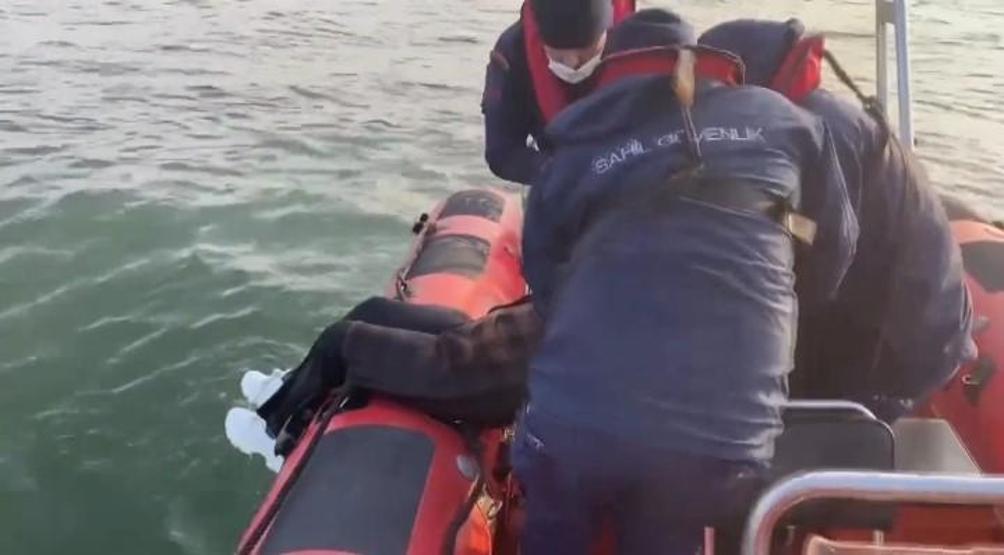 Denize düşen yaşlı kadını Sahil Güvenlik kurtardı