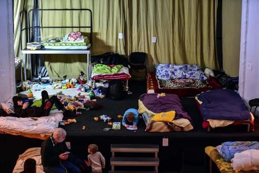 Lvivde tarihi tiyatronun sahnesi savaş mağdurlarına ev sahipliği yapıyor