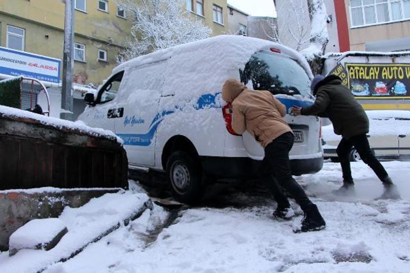 Ara sokaklardaki sürücüler ve yayaların zor anları