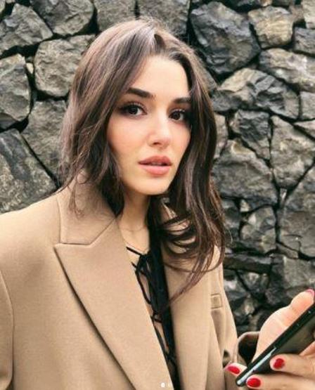Ünlü oyuncu Hande Erçelin kar keyfi
