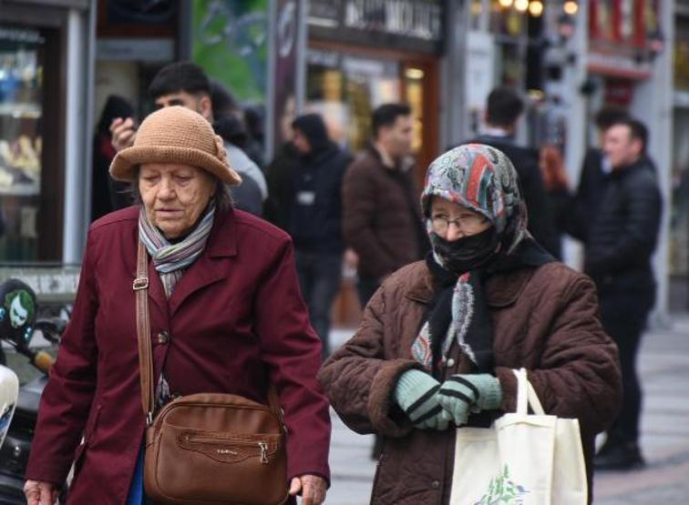 Kısıtlamalar gevşedi: Aşıda hatırlatma dozları yüzde 10a kadar düştü