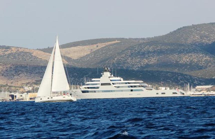 İngiliz hükümeti el koyduğunu açıklamıştı Abromoviç’in milyon dolarlık yatı Bodrum’a demirledi