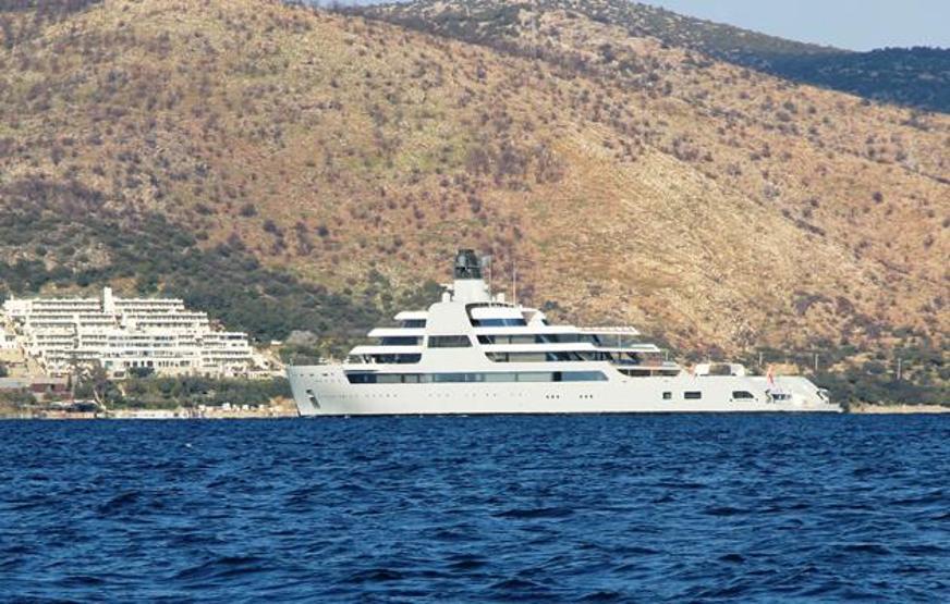 İngiliz hükümeti el koyduğunu açıklamıştı Abromoviç’in milyon dolarlık yatı Bodrum’a demirledi