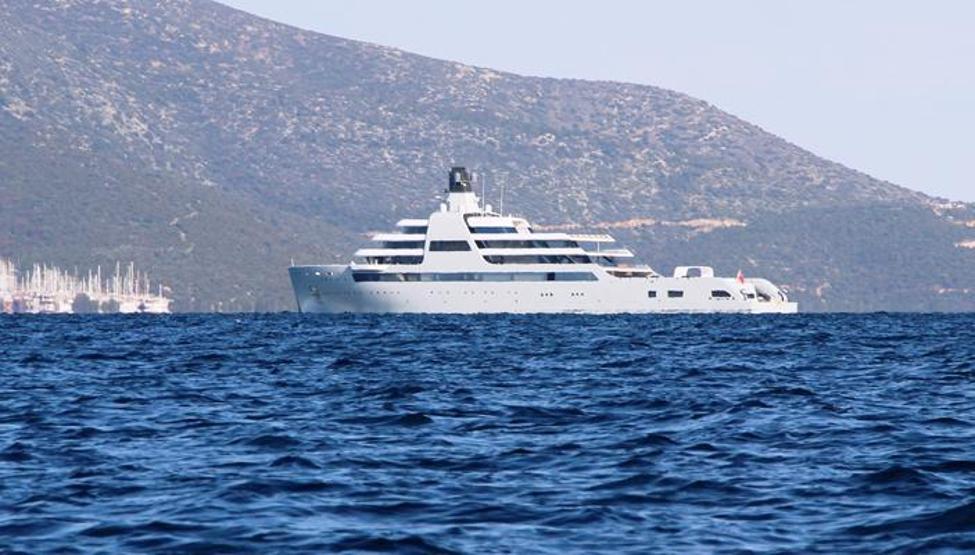 İngiliz hükümeti el koyduğunu açıklamıştı Abromoviç’in milyon dolarlık yatı Bodrum’a demirledi