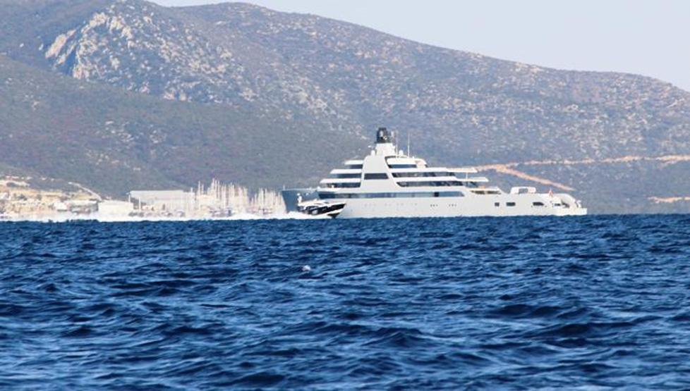 İngiliz hükümeti el koyduğunu açıklamıştı Abromoviç’in milyon dolarlık yatı Bodrum’a demirledi