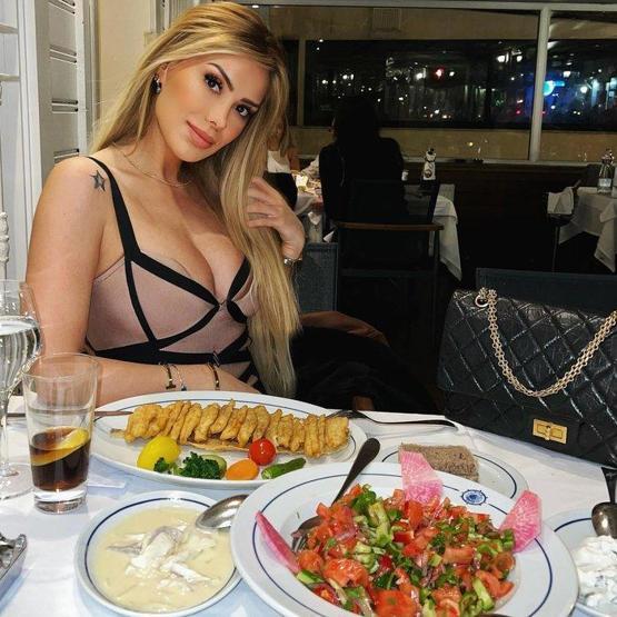 Ciciş Kardeşler’den Ceyda Ersoy akşam balıkçıdan fotoğraf paylaştı