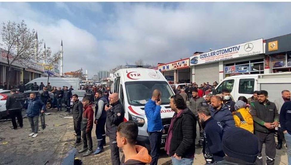 SON DAKİKA: Diyarbakır 3. Sanayi Sitesinde patlama Yaralılar var...