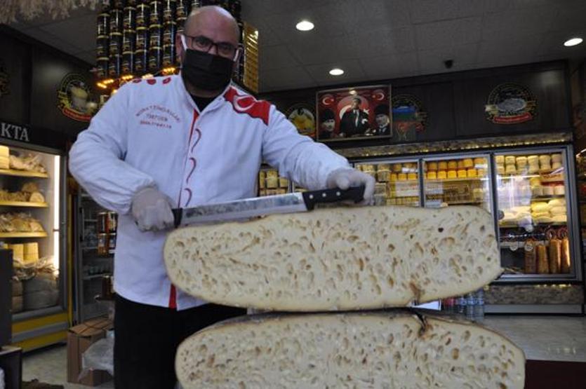 Kars gravyer peyniri altınla yarışıyor