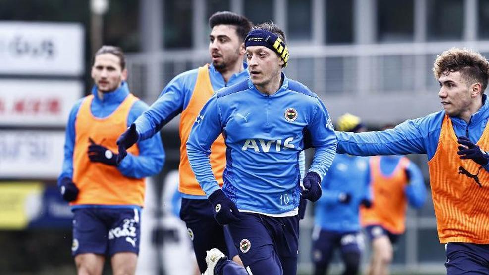 Son dakika... Fenerbahçede Löwden transfer raporu Mesut Özil ve Ozan Tufan kalacak mı