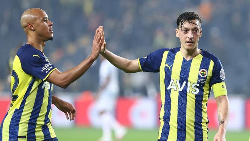 Son dakika... Fenerbahçede Löwden transfer raporu Mesut Özil ve Ozan Tufan kalacak mı