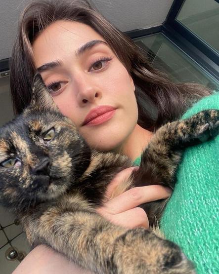 Esra Bilgiç sette kriz çıkarınca kadrodan çıkarıldı
