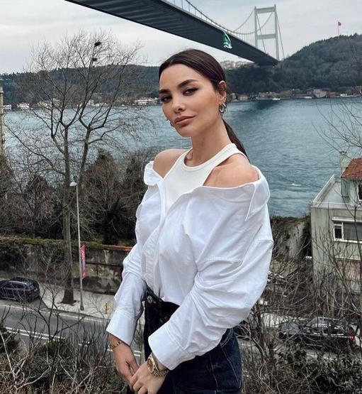 Hazal Filiz Küçükköse: Kadın olmak zor