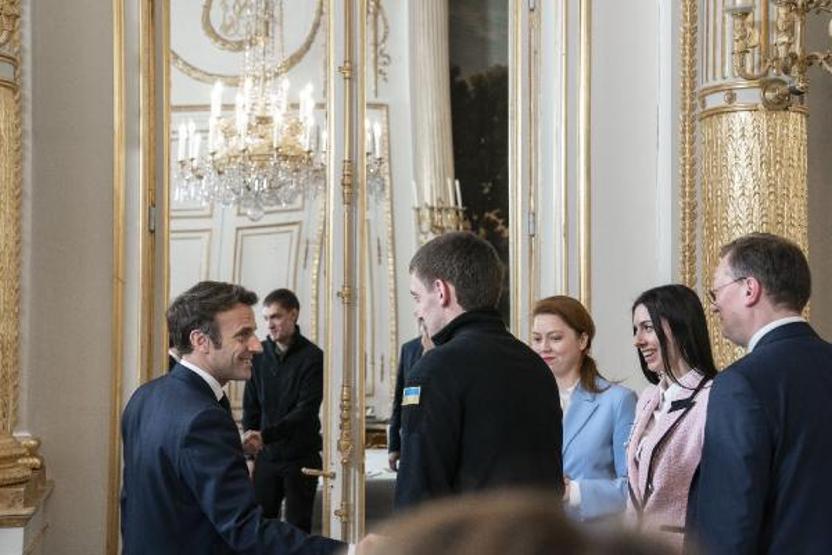 Macron, Rus ordusunun kaçırdığı Melitopol Belediye Başkanını ağırladı