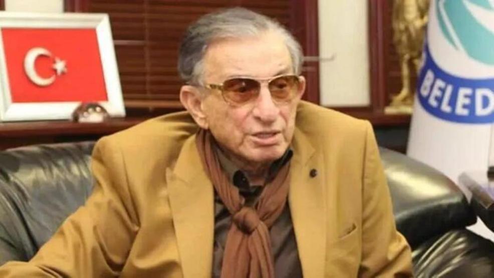 Haldun Dormenden dans ederek kutlama