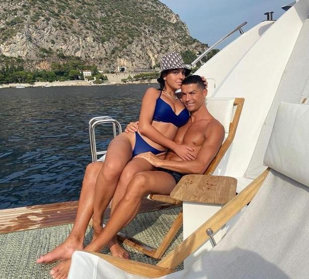 Cristiano Ronaldo sevgilisi Georgina Rodrigueze maaş veriyor