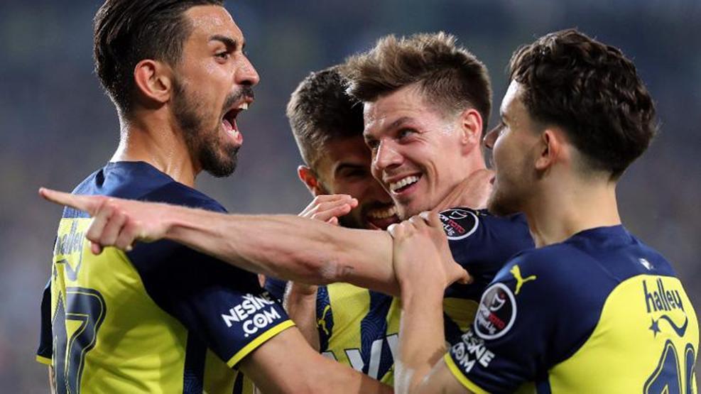 Son dakika... Fenerbahçeden Şampiyonlar Ligi için dev adım