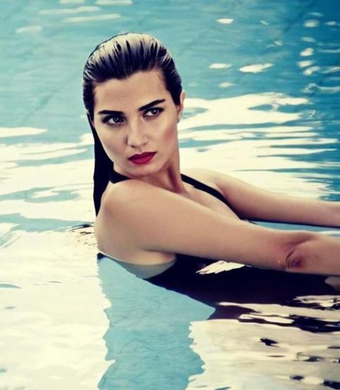 Tuba Büyüküstünün son paylaşımı kafaları karıştırdı