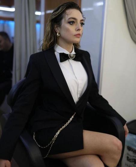 Melis Sezen şaşkınlığını gizleyemedi