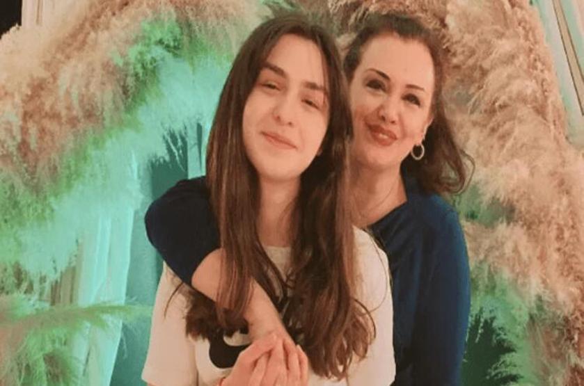 Esra Ceyhanın kızı 16 yaşında