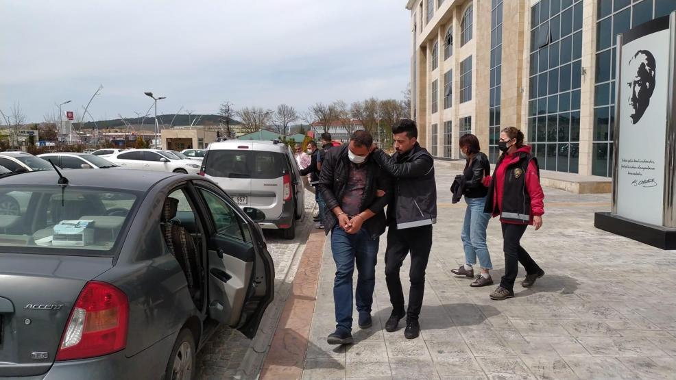 Yedek lastiğe saklanmış bin 386 uyuşturucu madde ele geçirildi