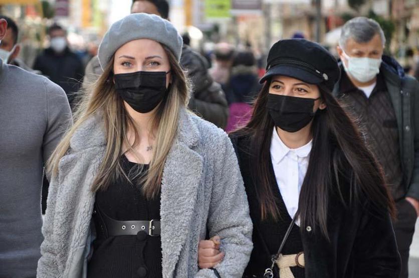 Gözler Bilim Kurulu toplantısında Maske ve karantina zorunluluğu kalkıyor mu