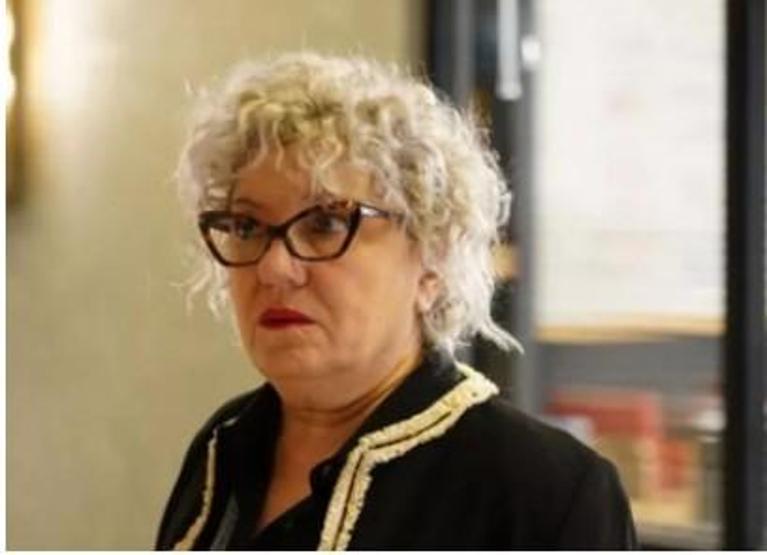 Ayşenil Şamlıoğlunun annesi vefat etti