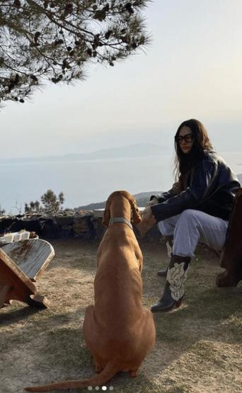 Yasemin Özilhan yine tarzıyla gündemde