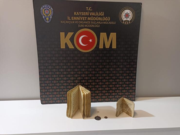 500 yıllık iki adet Kuran-ı Kerim ele geçirildi